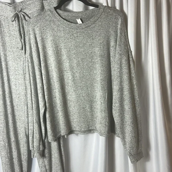 Fornia Loungewear Gray Set Multiple Sizes Available Brand New - Picture 6 of 12